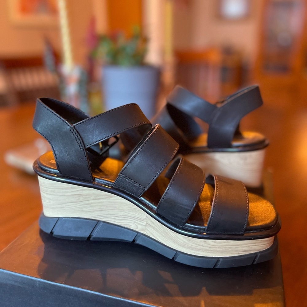 Sorrel platform Sandals. Size 7